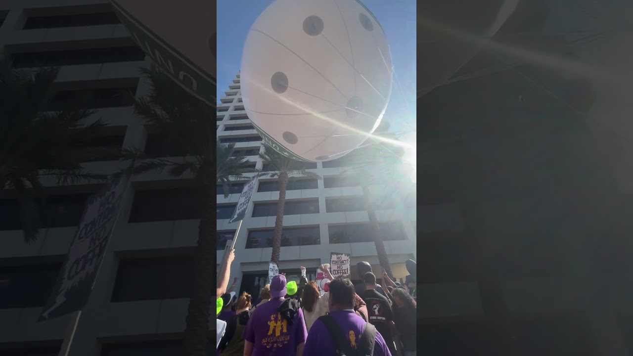Starbucks protest in Newport Beach - 11/24/25