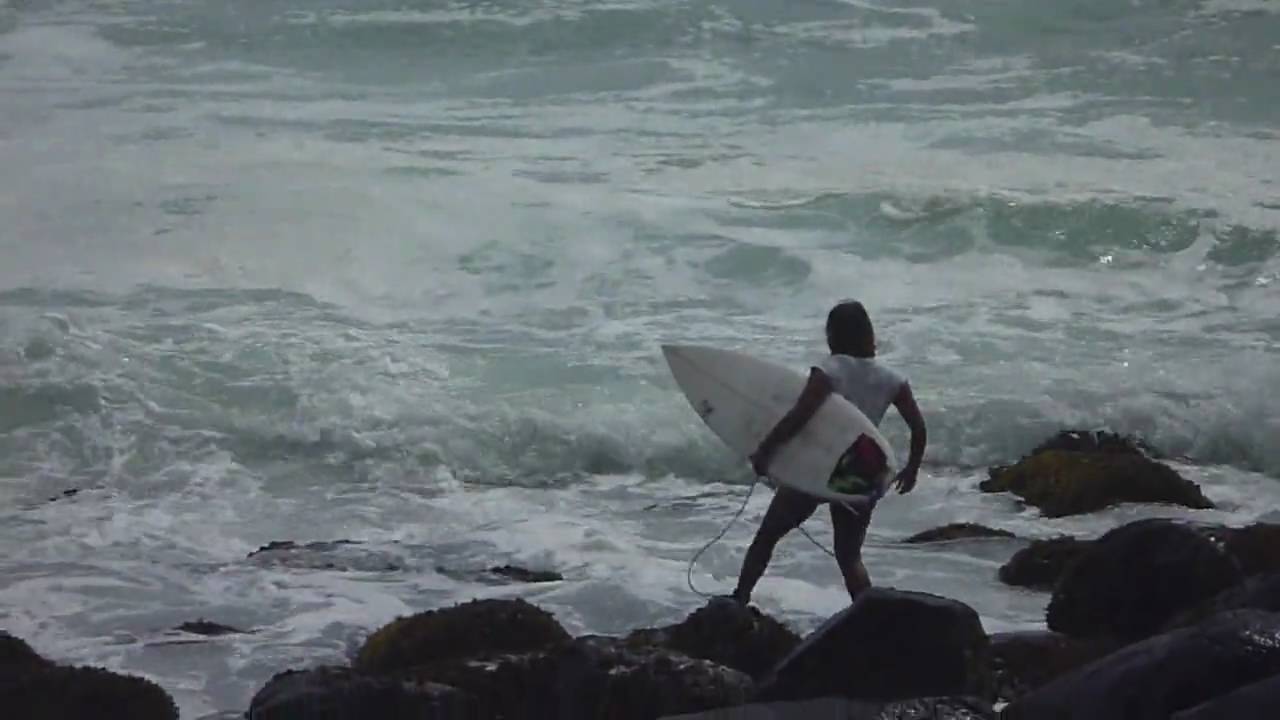 Burleigh surf - caught inside