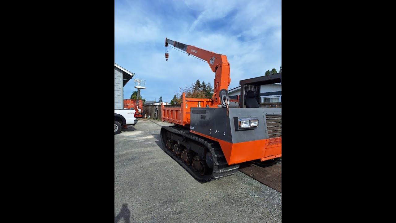 CG45 Crawler Carrier with Crane walk around