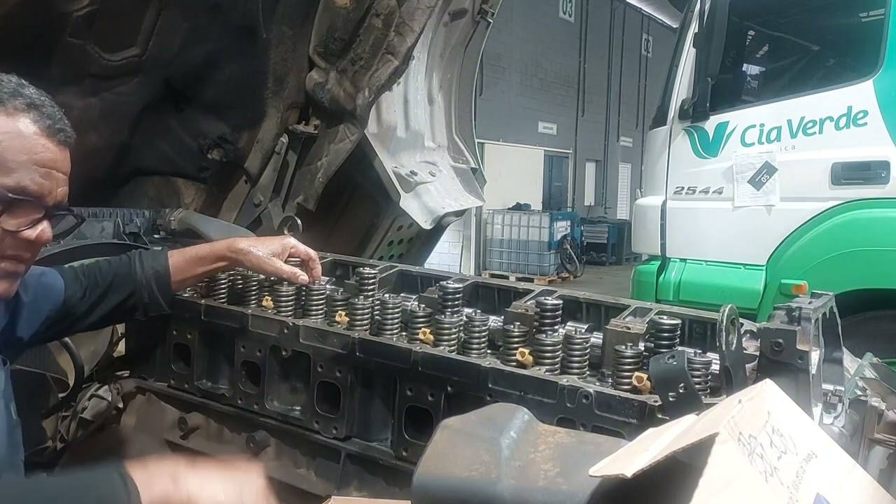 COLOCANDO UNIDADES INJETORAS DO MOTOR CURSOR 13 IVECO.