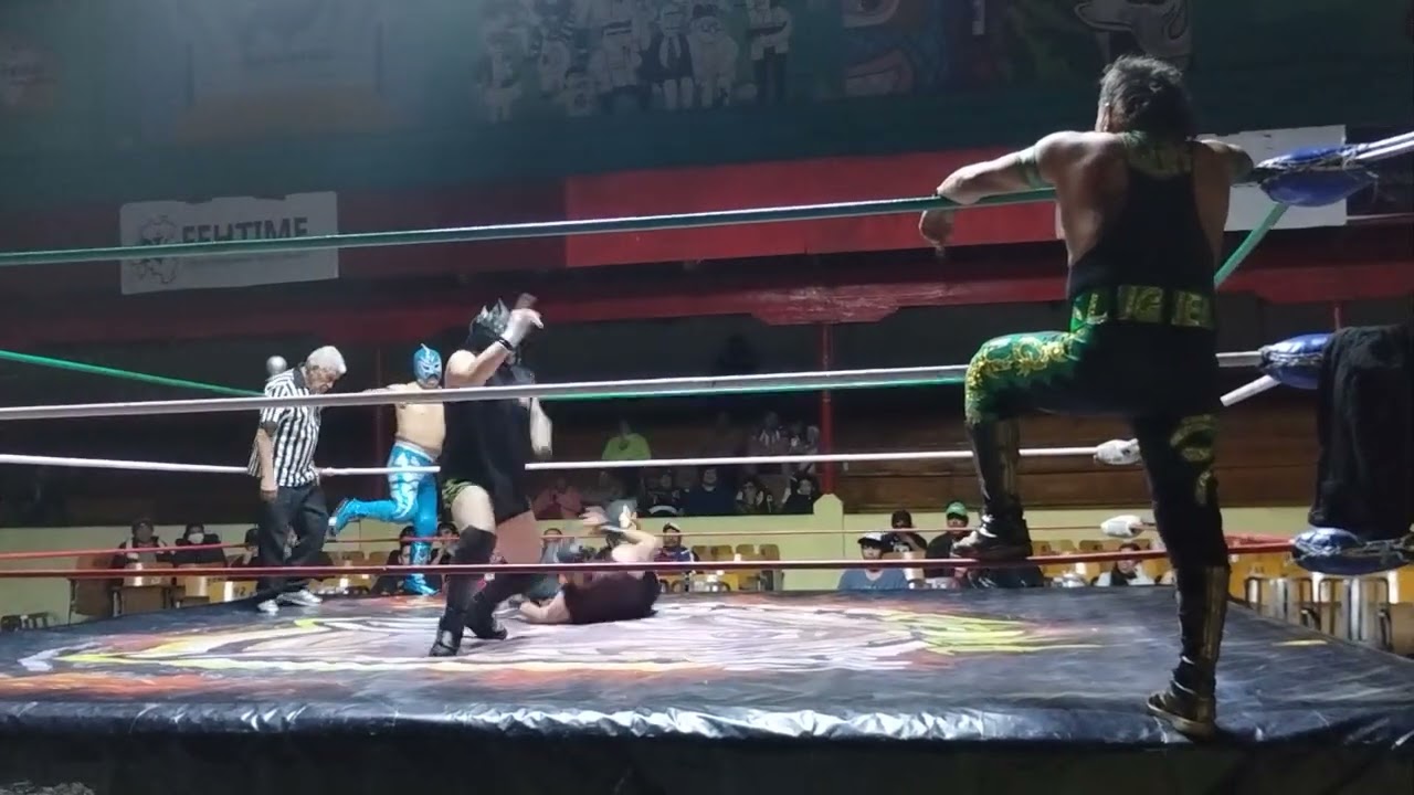Arena afición domingo 15 de febrero- lucha semifinal- segunda caída