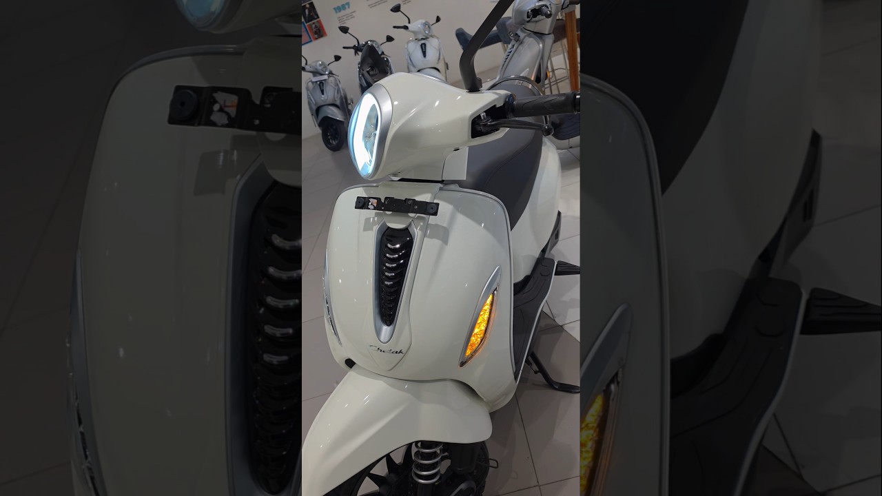 New 2025 Bajaj Chetak 3503 - Cyber ​​White
