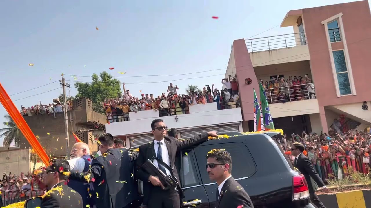 PM Shri Narendra Modi holds roadshow in Belagavi, Karnataka | PM Modi | #pmroadshow #belgaum