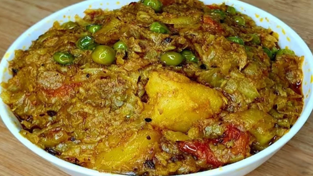 একঘেয়ে বাঁধাকপির স্বাদ বদল করতে এইভাবে রান্না করুন নিরামিষ বাঁধাকপির ঘন্ট, স্বাদ মুখে লেগে থাকবে।