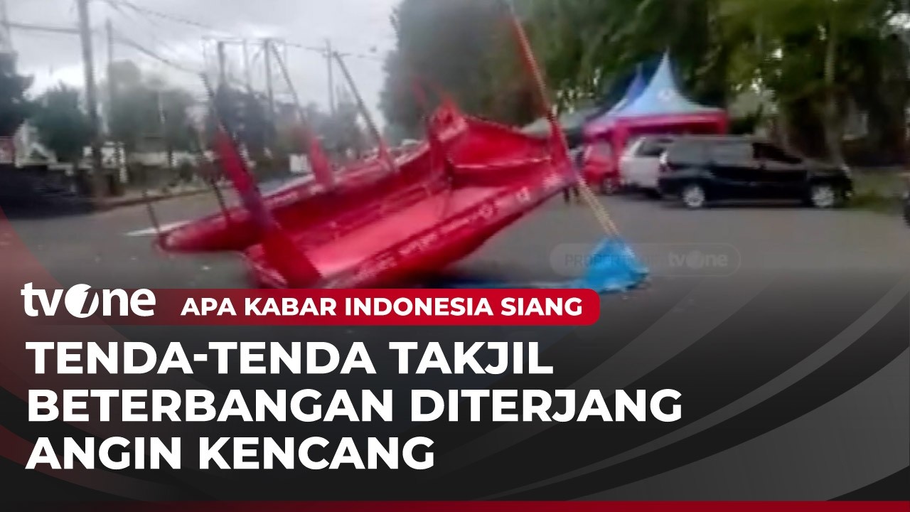 Tenda Bazar Takjil Terbang Timpa Pengendara Motor | AKIS tvOne