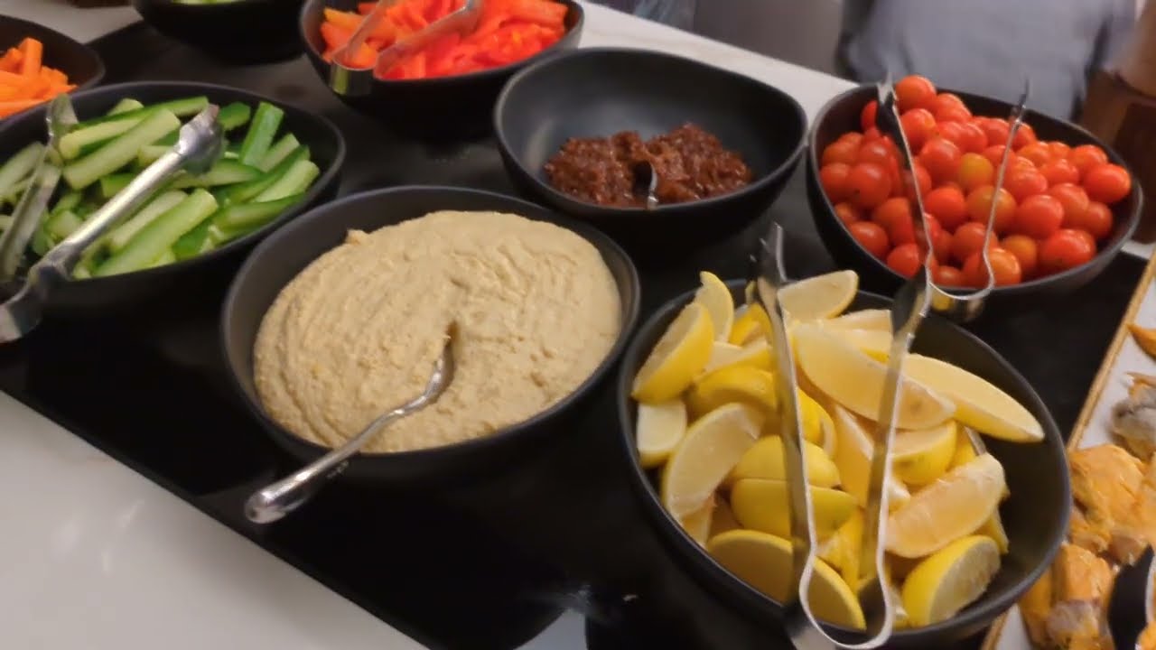 London hotel review, Leonardo st Paul's London breakfast.