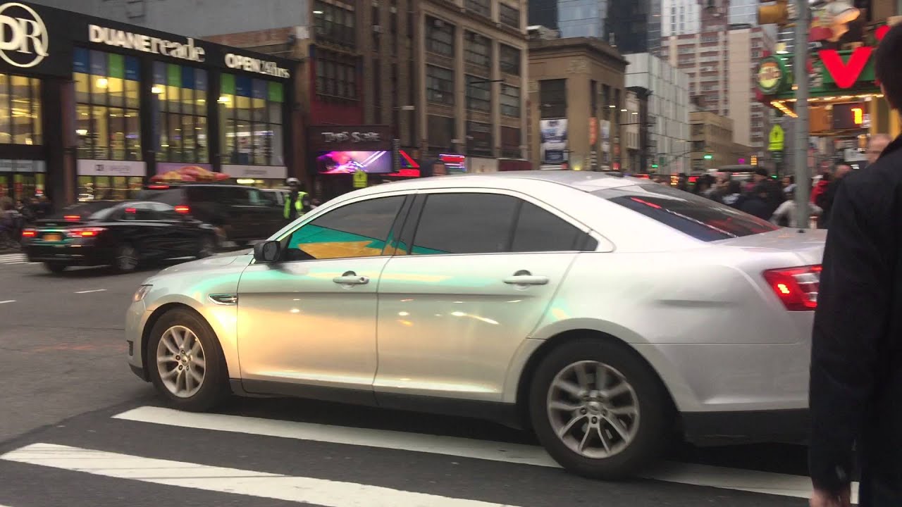 NYPD UNDERCOVER CRUISER RESPONDING MODIFIED TO A ALTERCATION ON 8TH AVE. IN MANHATTAN, NYC.