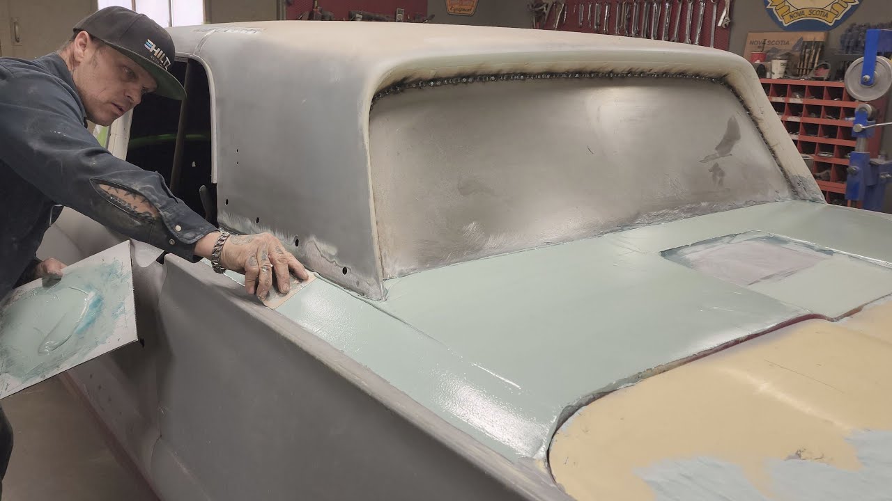 Body work ➡️ sanding fibreglass filler + finding lows + applying body filler