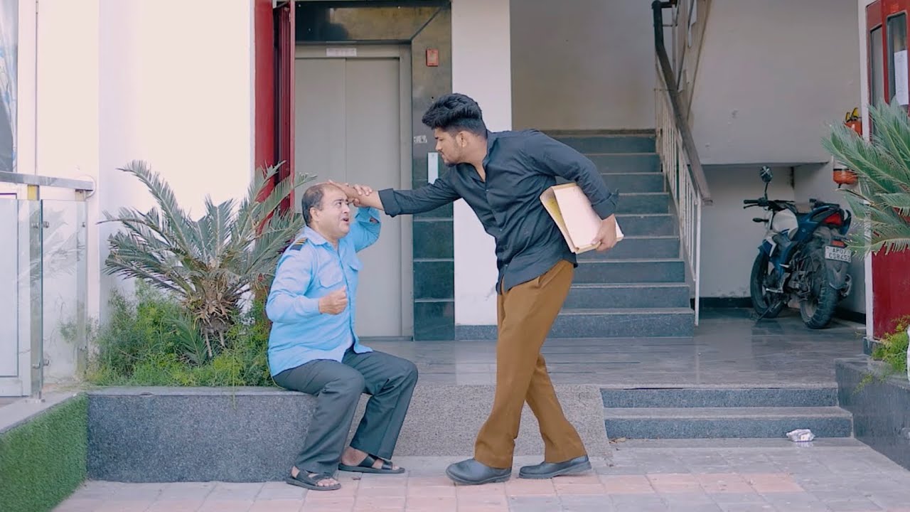 Guard Ne Car Lejane Se Roka || Vinay Sharma