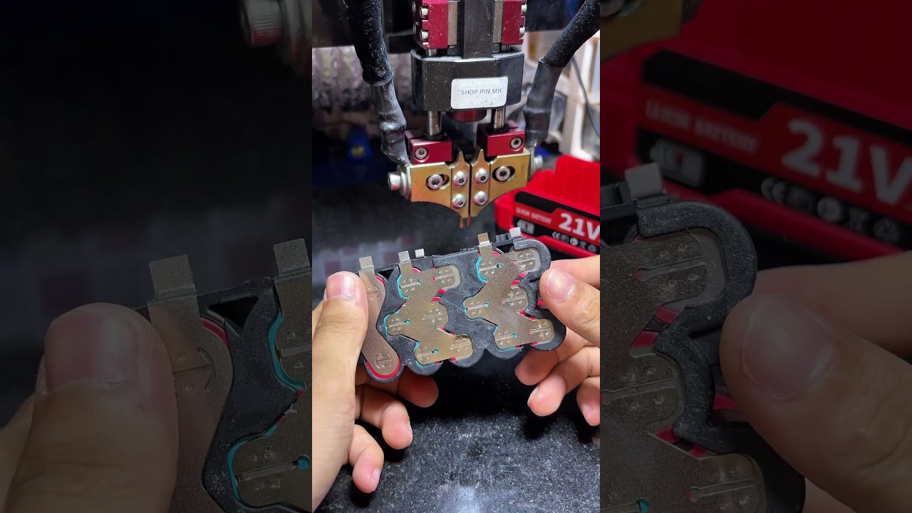 Pin 15 cell xả cao máy công cụ 4xx nhỏ ạ