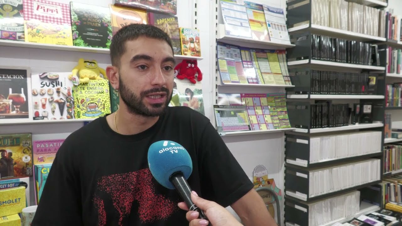 Convocan una concentración en defensa de la Librería 80 mundos | AlacantíTV
