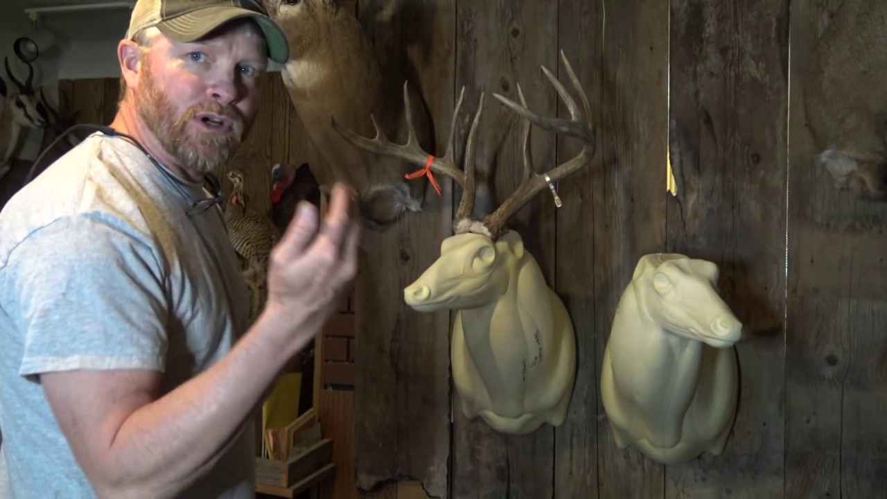 HOW TO CHOOSE THE RIGHT POSE FOR YOUR TROPHY BUCK