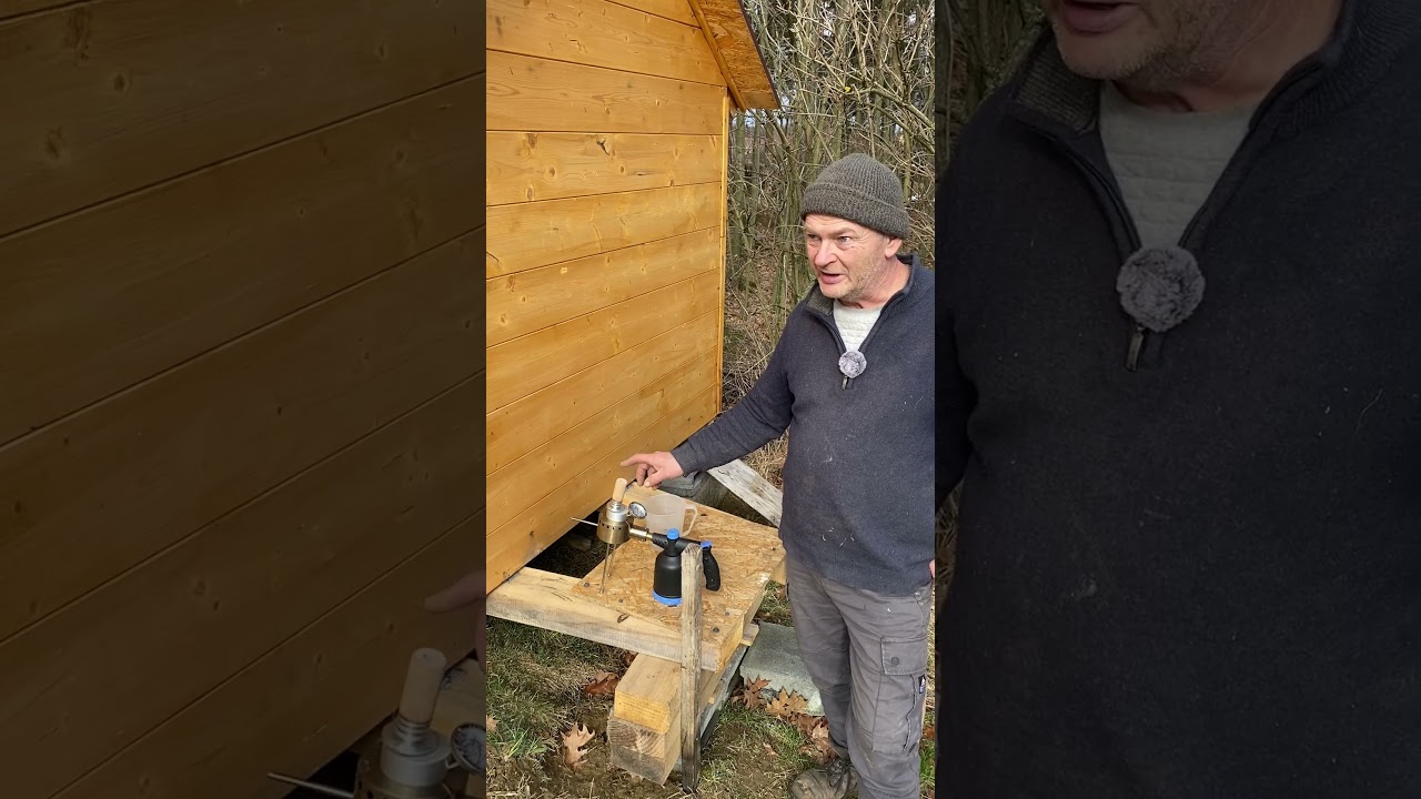 Sublimacja kwasem szczawiowym. #bee #beekeeping #beekeeper