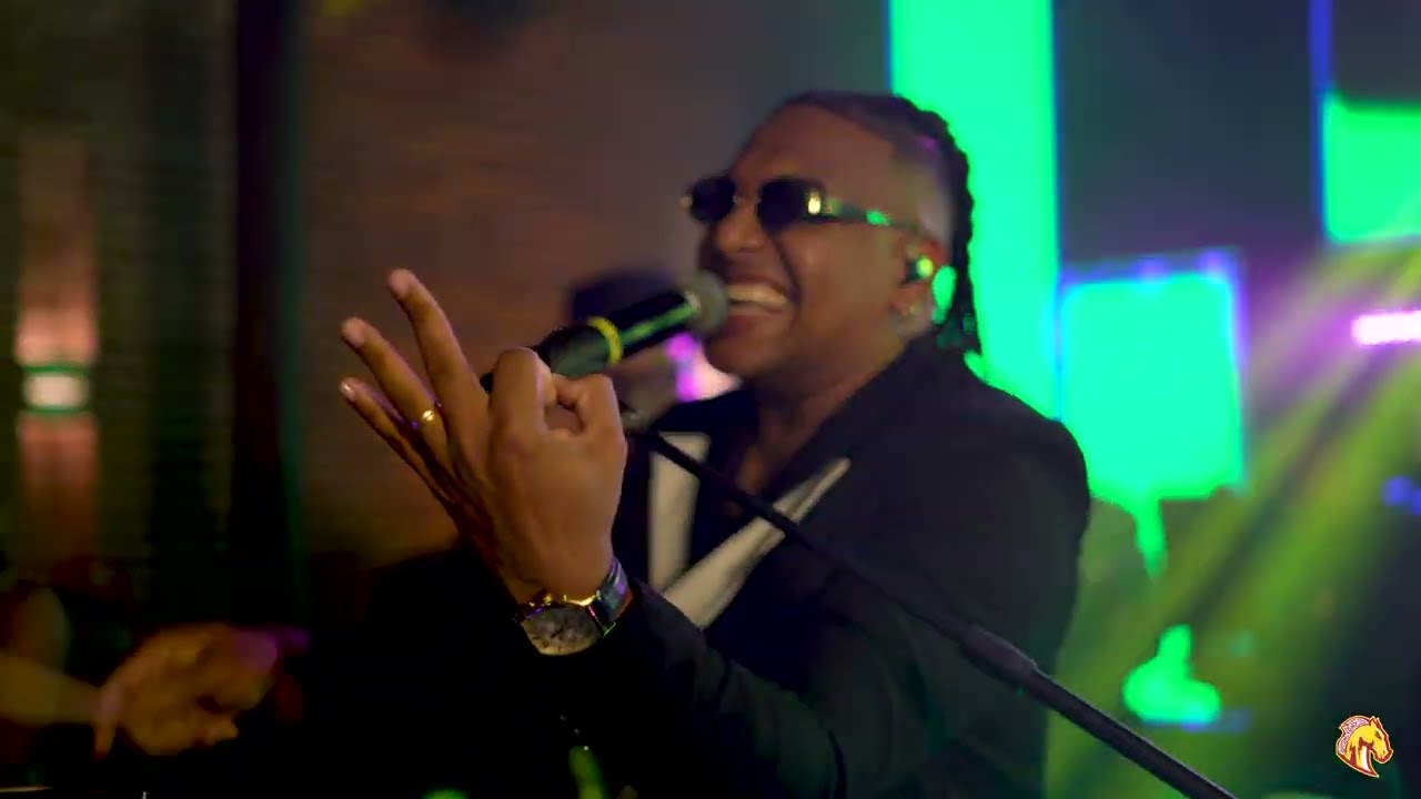 TIENE SABOR (COVER) - LUISMI YANES - EN VIVO