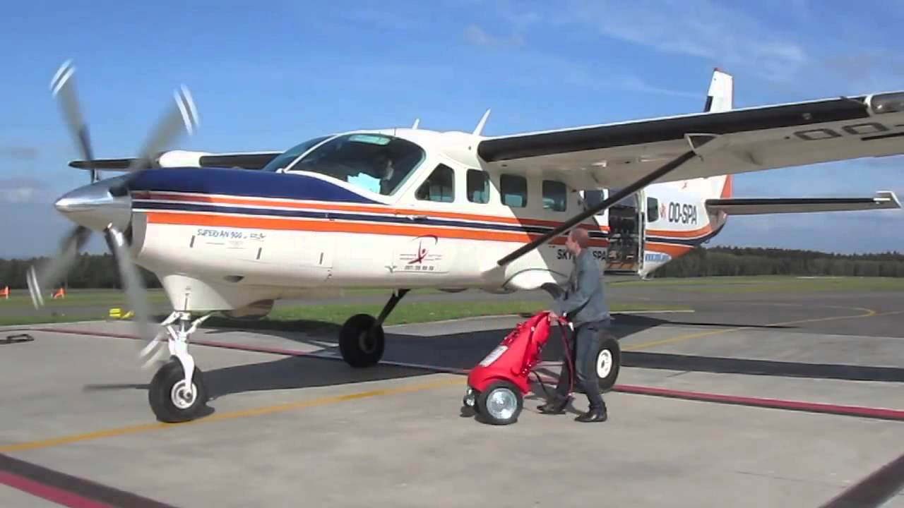 How to start an aircraft engine with a SOS Booster 12 24 28V
