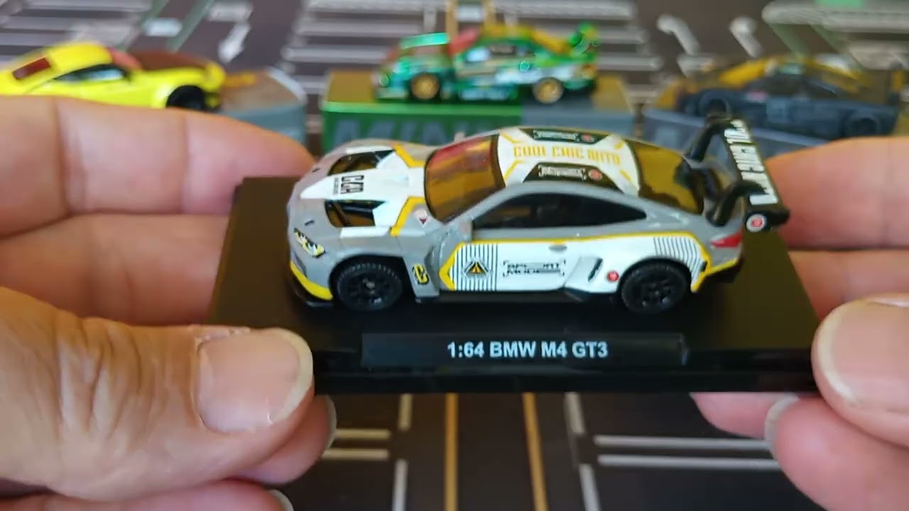 Unboxing BMW M4 GT3 de CCA