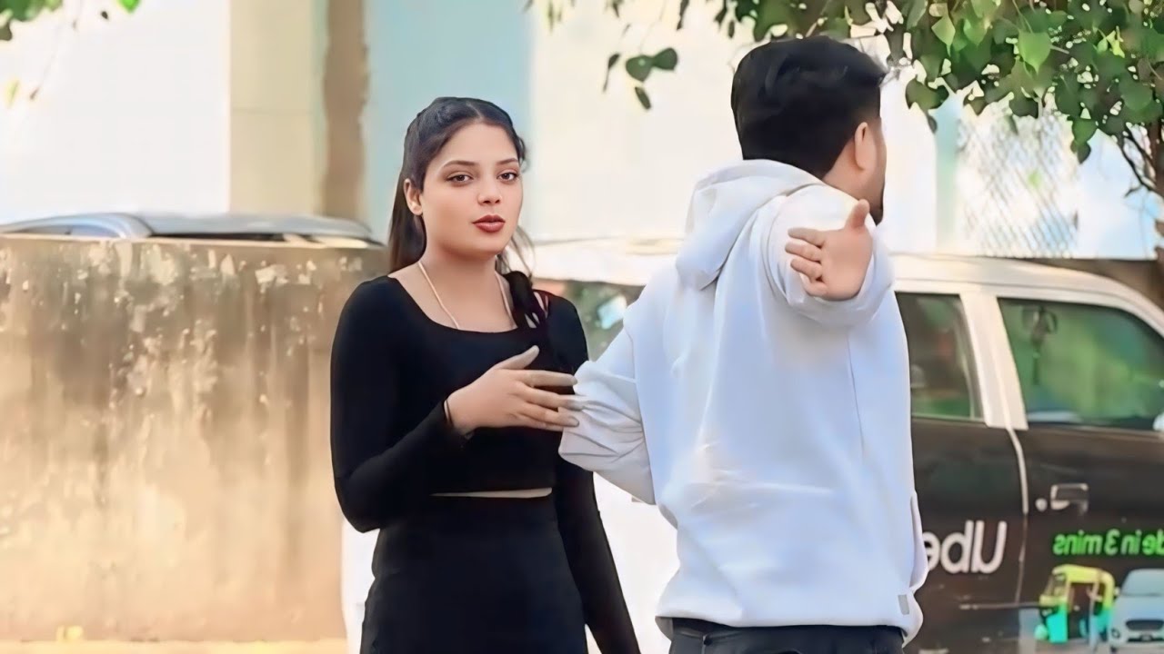 अनजान लडकी को बोला आयटम 😱 very funny 🤣 prank videos funny