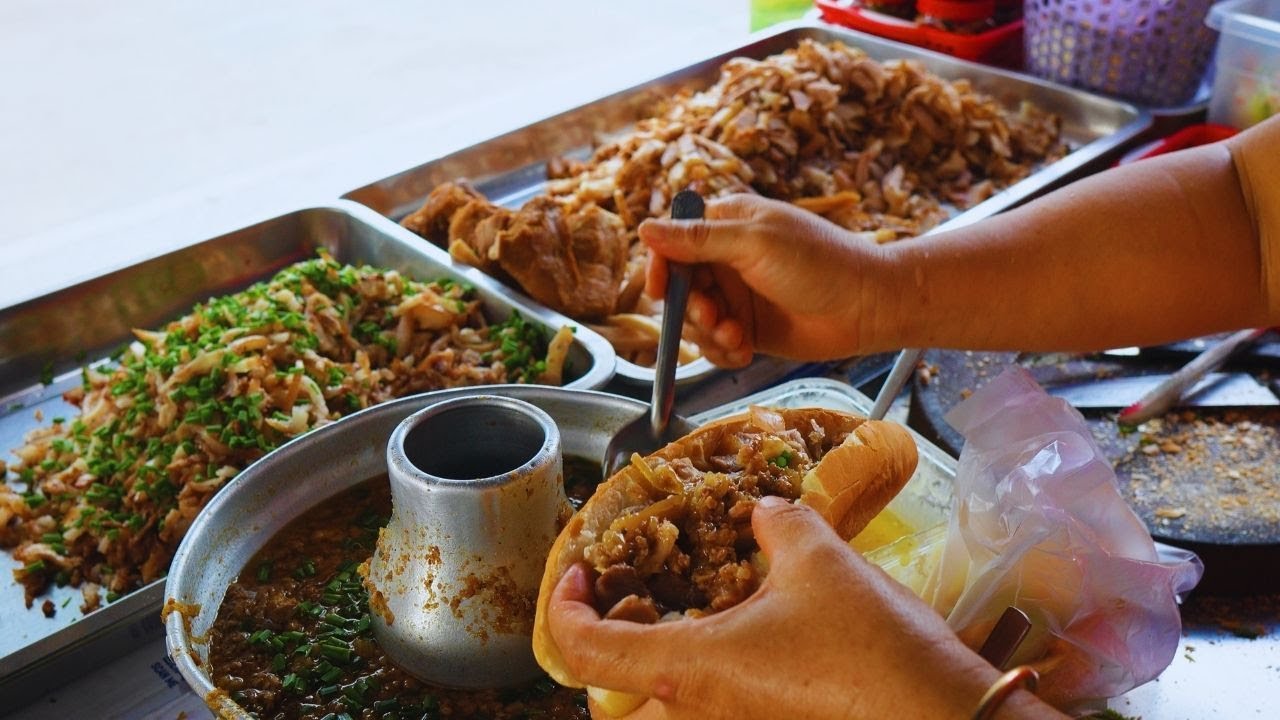 sony zv e10 mark ii sigma 30mm footage | barquette street food