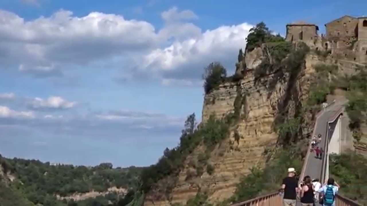 チヴィタ・ディ・バニョレッジョ　civita di bagnoregio