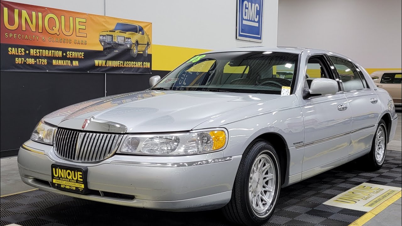 1998 Lincoln Town Car 4dr Sedan | For Sale $8,900