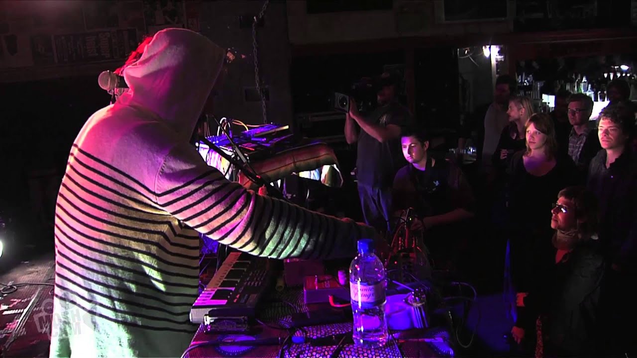 Akron/Family - Gravelly Mountains Of The Moon (Live in Sydney) | Moshcam