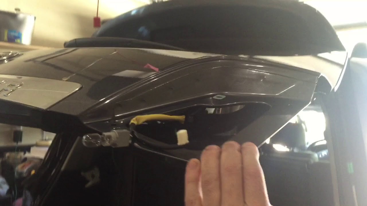 2010 LandCruiser series 200 taillight Installation