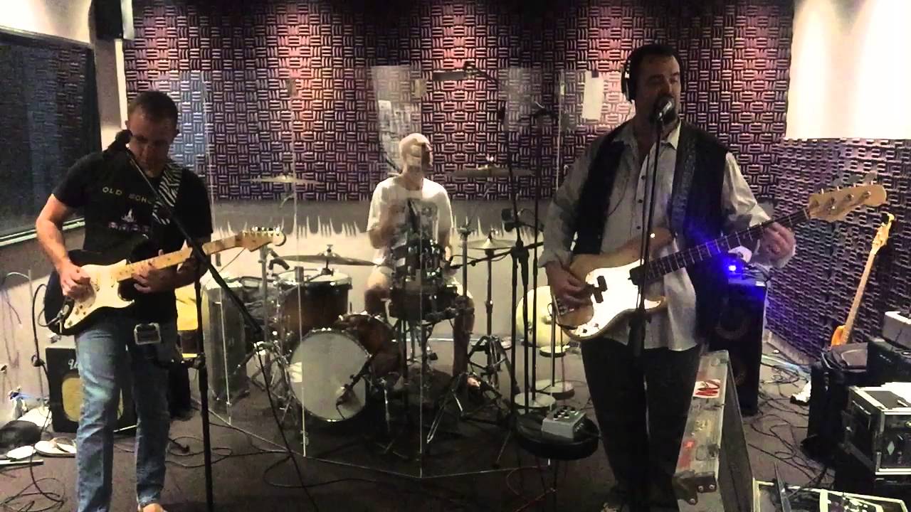 I want to break free classic queen cover by Dr Elephant