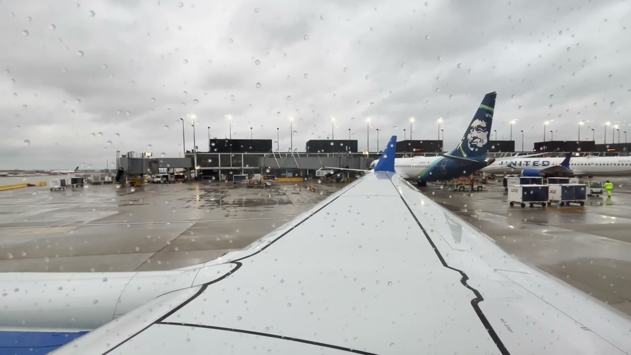 United Airlines Boeing 737 MAX 8 Takeoff | Chicago O'Hare International Airport (ORD)