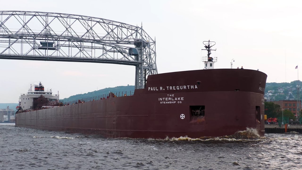 Great Lakes GIANT Departs from Duluth with a Salute!