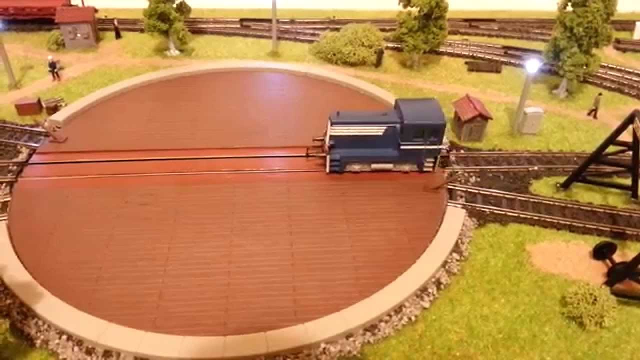Obrotnica H0 Kibri z napędem. Kibri H0 motorized turntable.