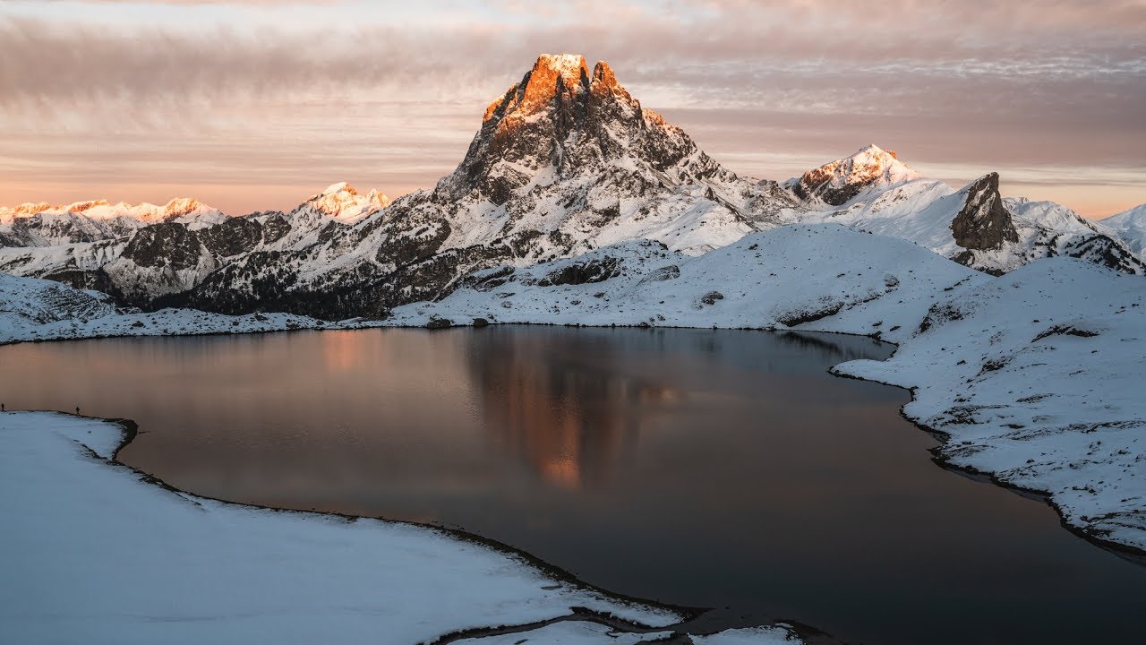 REFUGE D'AYOUS AUX PREMIERES NEIGES