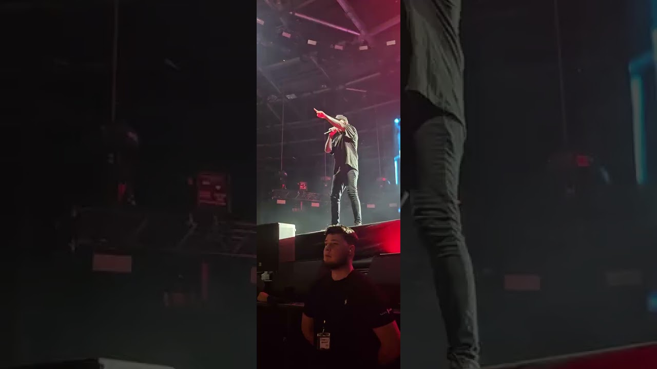 Falling In Reverse - Watch the World Burn live @Velodrom Berlin