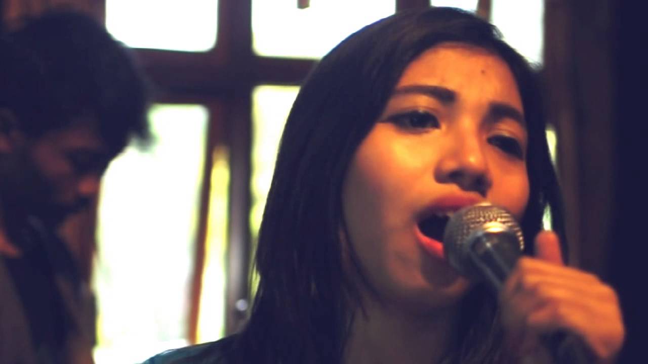 KAREUEUS [cinta sampai disini] live version