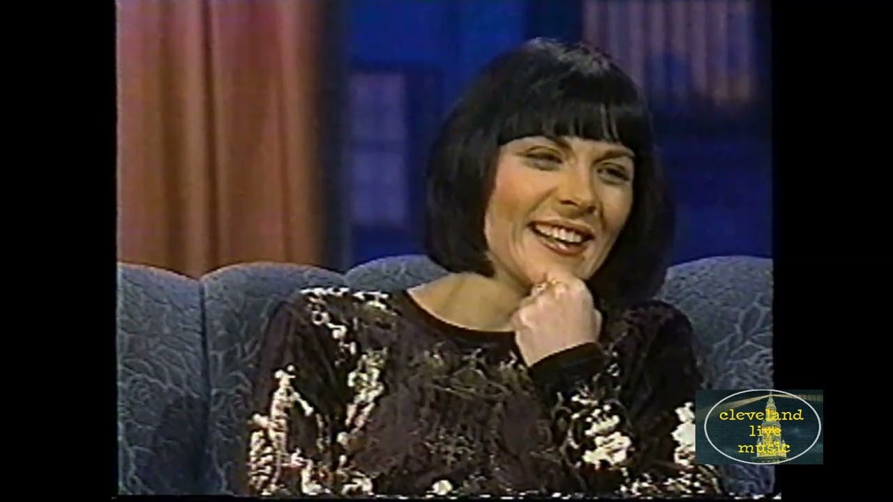 Kim Cattrall interview on Star Trek 6 + Mannequin - Later 12/30/91
