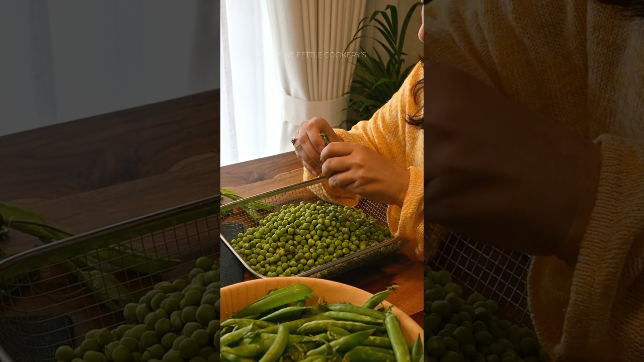 Storing greenpeas #asmrfood #veganrecipes #freezer #homestorage #easycooking #budgetfriendly