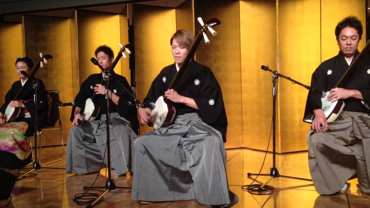 Pertunjukkan alat music Shamusen