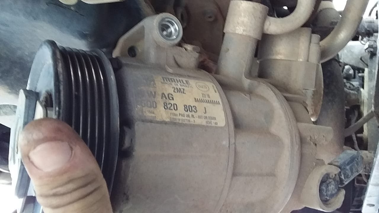 COMO RETIRAR O ESPELHO, EA POLIA DO COMPRESSOR MAHLE, DO CARRO VIRTUS 2018 PARA TROCAR O ROLAMENTO.