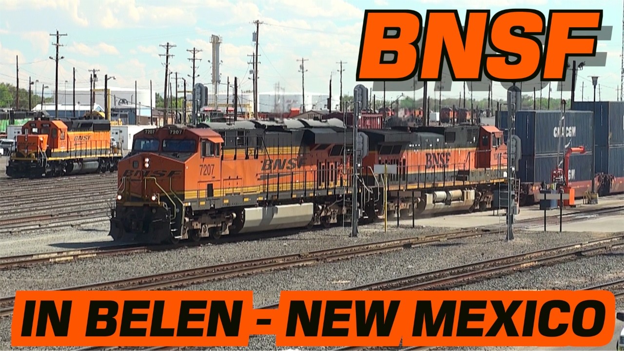 BNSF TRAINS IN BELEN, NEW MEXICO