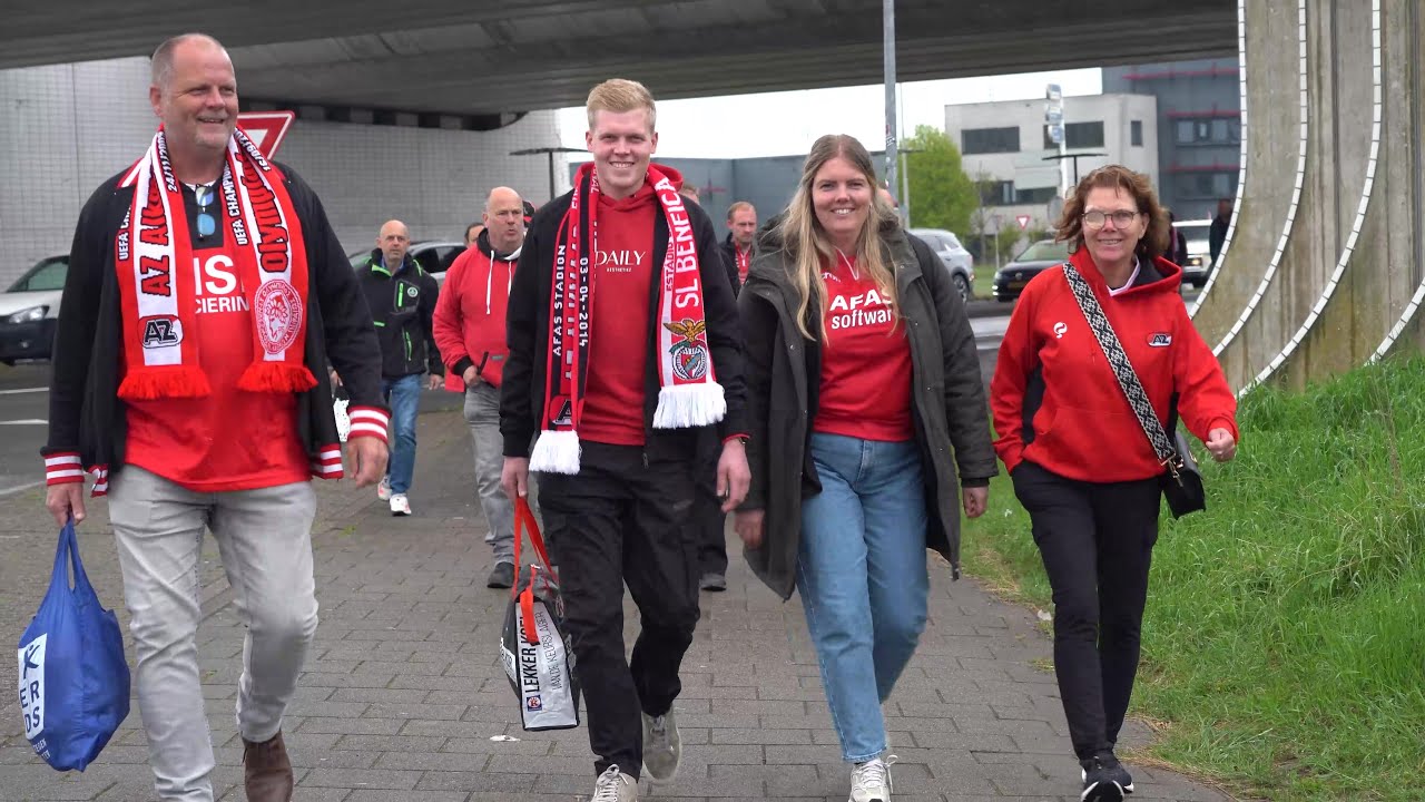 Duizenden AZ supporters vertrekken naar De Kuip voor finale KNVB beker: “We gaan ze pakken!”