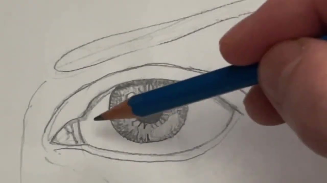 Shading an Eye (Quick, Realistic Drawing Tip)