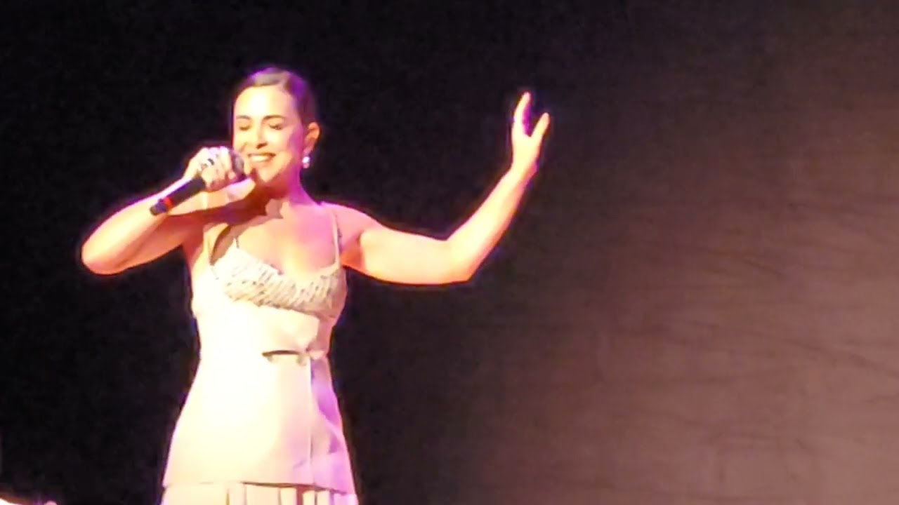 Roberta Sá, Alaan Monteiro e Gabriel de Aquino em Me Erra de Adriana Calcanhotto 