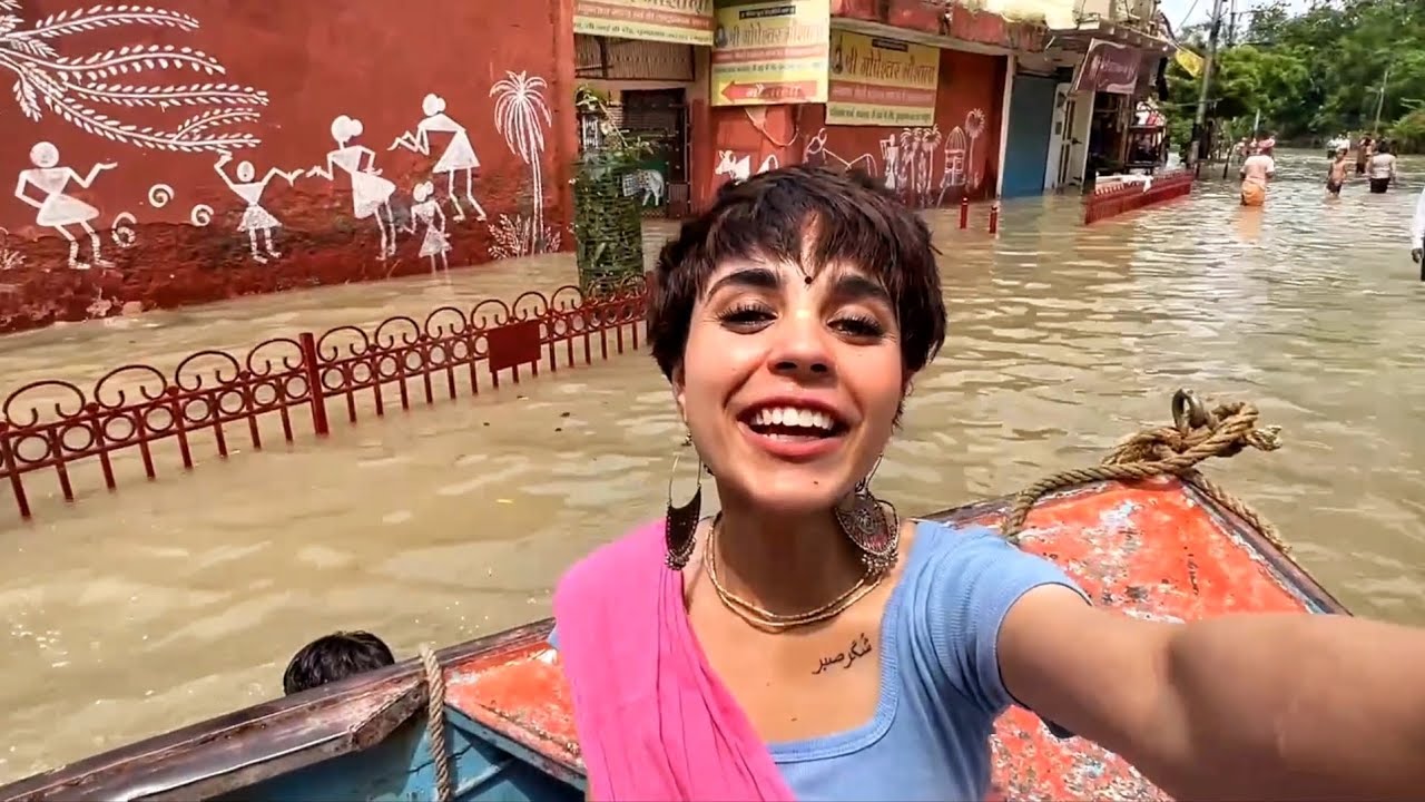 Road Pe Boating In Vrindavan😍 |AD264