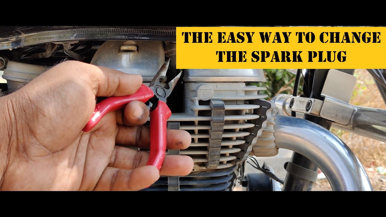 Carbon in spark plug || Changing spark plug in standard 350 || Spark plug replacement in bullet ||