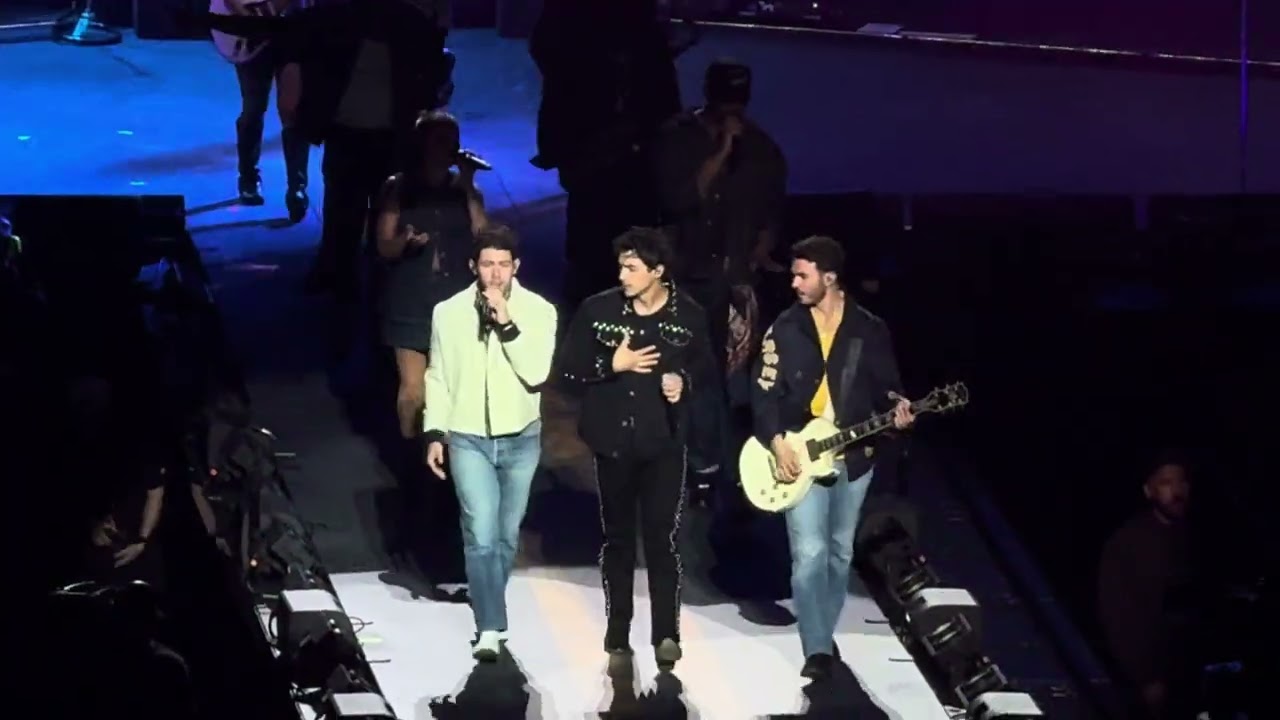 Only Human — Jonas Brothers Live на Climate Pledge Arena в Сиэтле, штат Вашингтон, 22 сентября 20...