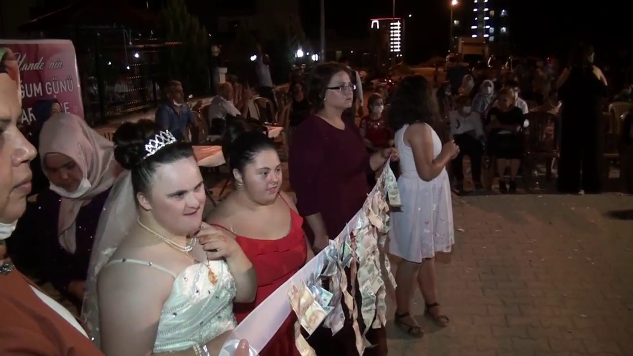 En Büyük Hayali Gelinlik Giymekti Sembolik Düğünle Hayalleri Gerçekleşti !