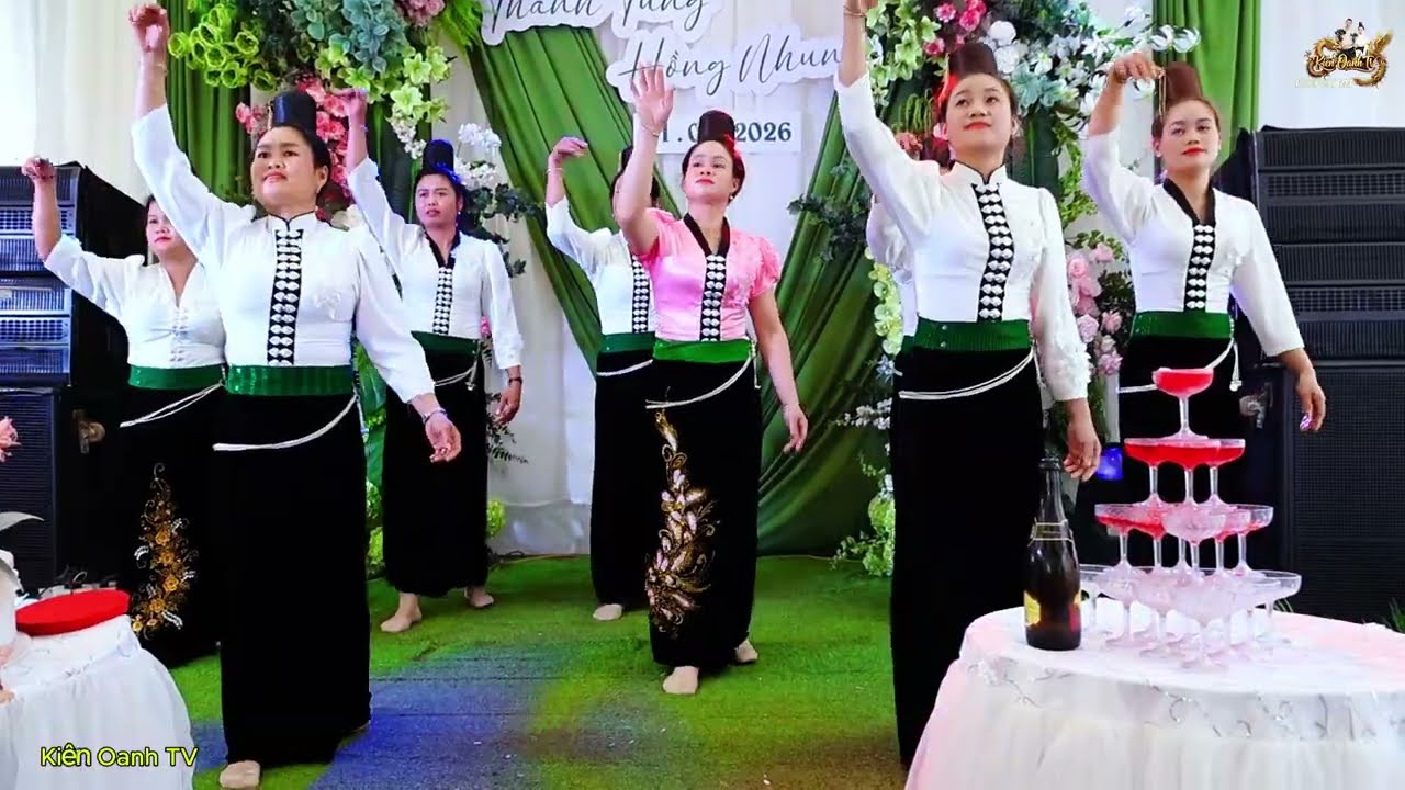 Vũ Điệu inh lả ơi mừng lễ Thành hôn cr THANH TÙNG cd HỒNG NHUNG bản mờn xã phiêng pằn tỉnh sơn la