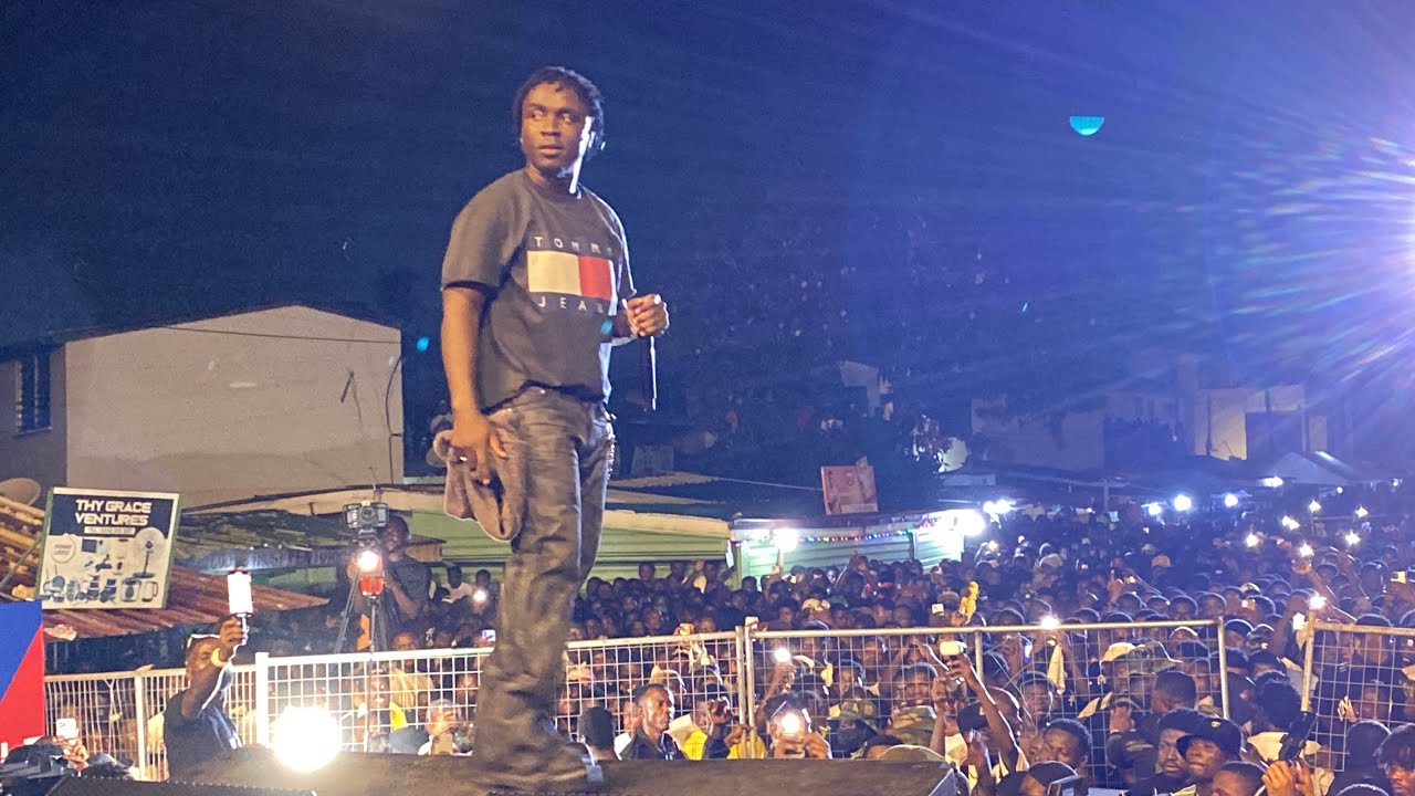 🔥🤩Kweku Smoke Makes History in Tema | First Ever Performance, Massive Crowd Turn Up