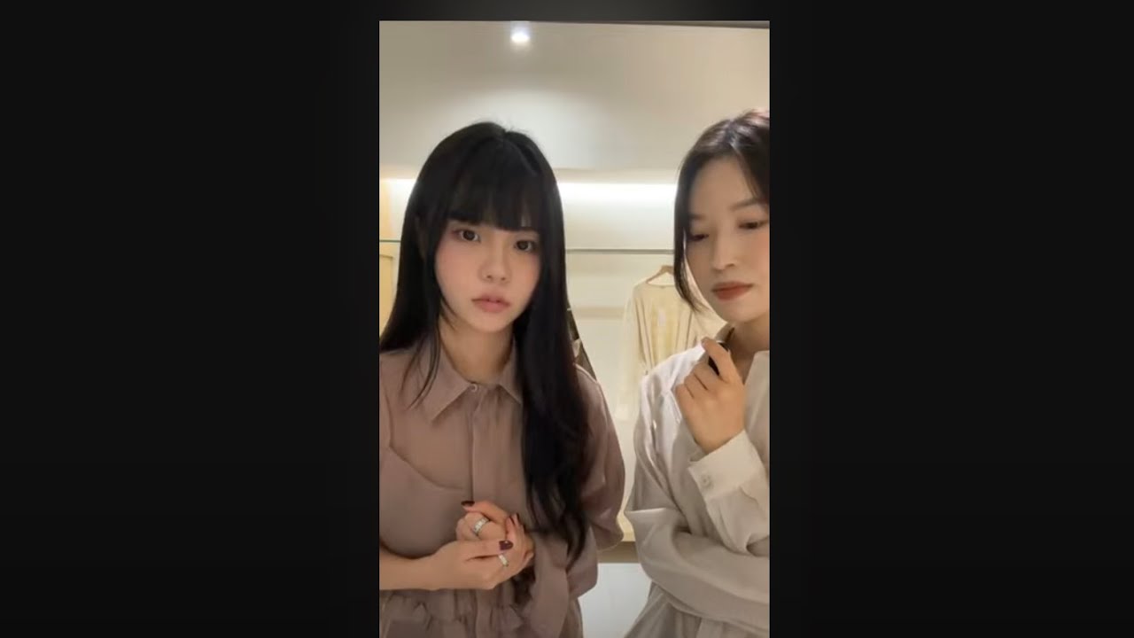 OURO 25 FALL LIVE / 아우로 라이브 / 러플 뷔스티에 블라우스 / 져지 셔츠 탑 / 스트라이프 스터드 스커트