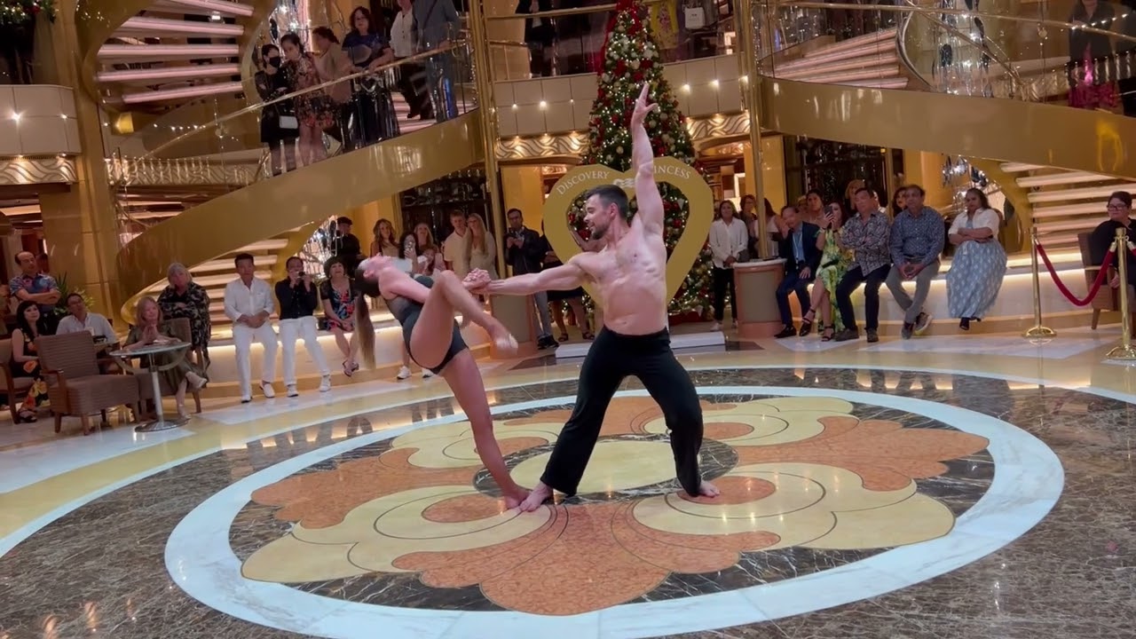 Pawel & Iza Show on Discovery Princess