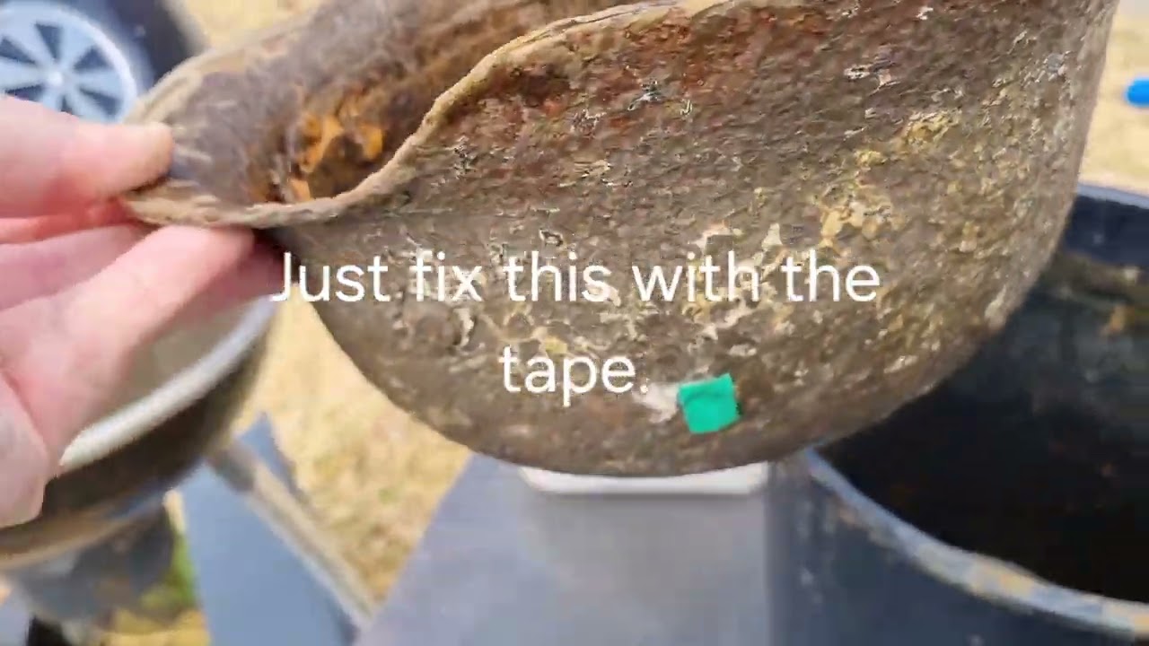 Cleaning the inside of a WW2 German helmet with the use of Muriatic Acid. #preservation #relic
